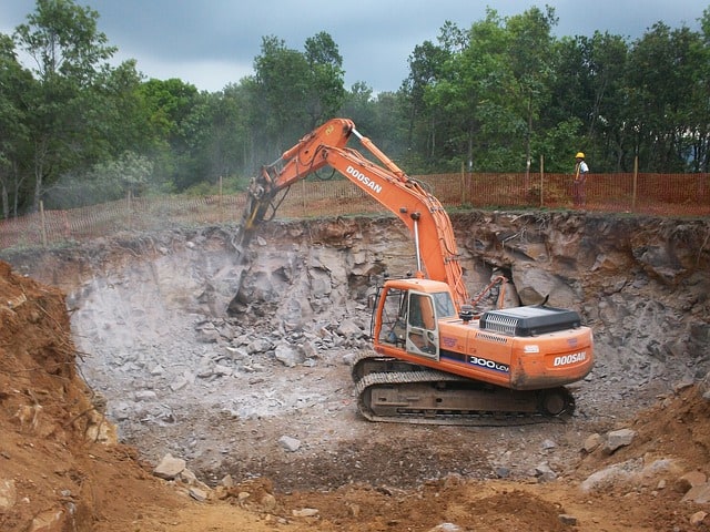 digging a hole g98f642641 640