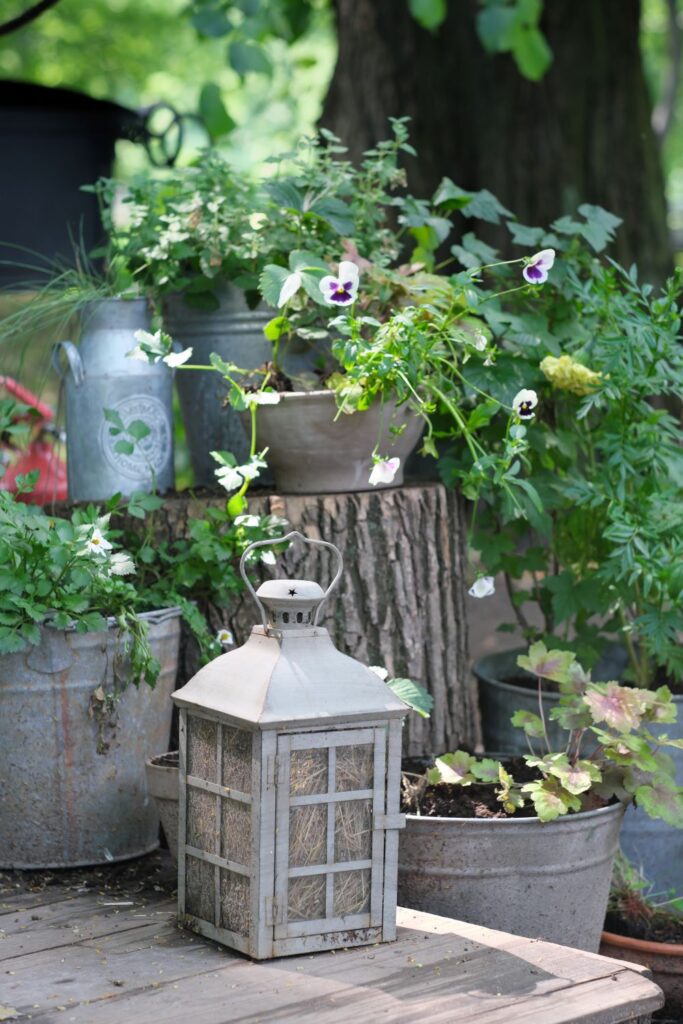 Vintage Garden Decor Ideas